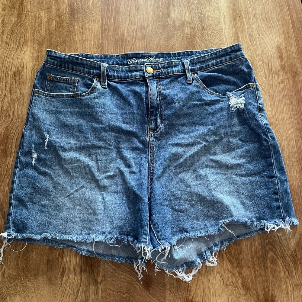 Universal thread Jean shorts